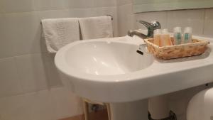 Hotel Imperial II, Cullera, Spain - Booking.com