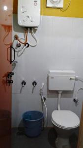 Koupelna v ubytování Akashadeepa Homestay