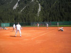 Attività di tennis o squash presso l'affittacamere o nelle vicinanze