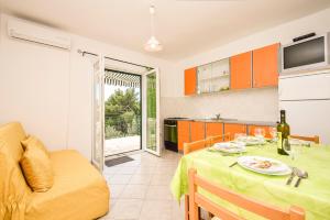 Kuchyň nebo kuchyňský kout v ubytování Apartments Zoricic
