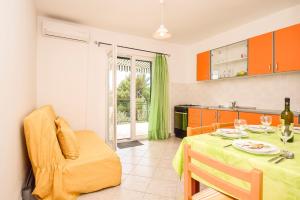 Kuchyň nebo kuchyňský kout v ubytování Apartments Zoricic