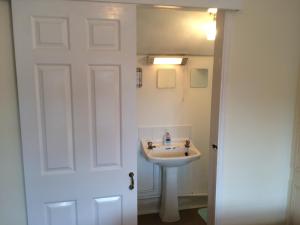Ванна кімната в Fern Cottage