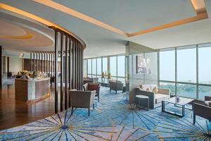 Χώρος καθιστικού στο Sedona Hotel Yangon