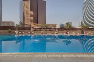 A piscina em ou perto de Ezdan Hotel Doha
