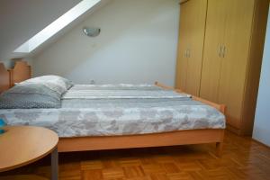 Postel nebo postele na pokoji v ubytování Farm Stay Zevnik