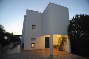 The building in which A villát is located