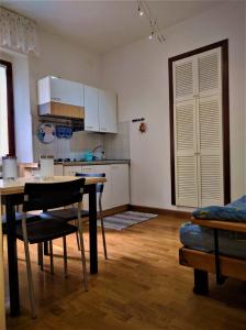 Η κουζίνα ή μικρή κουζίνα στο B&B A Ridosso +14 φωτογραφίες