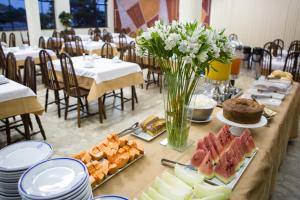 Restoran ili neka druga zalogajnica u objektu Kafé Hotel