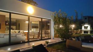 Vonkajšia záhrada v ubytovaní Luxury Villa Luminosa