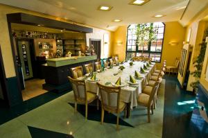 Restoran ili drugo mesto za obedovanje u objektu Hotel Relax u Drsů