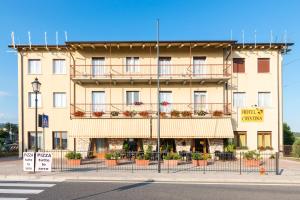 Photo de la galerie de l'établissement Hotel Cristina, à San Rocco di Piegara