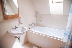A bathroom at Hotel Eminent