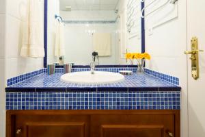 A bathroom at La Cartuja del Golf