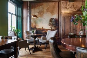 Posezení v ubytování Hotel 't Gemeentehuis