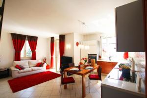 TV a/nebo společenská místnost v ubytování Apartment Theresa