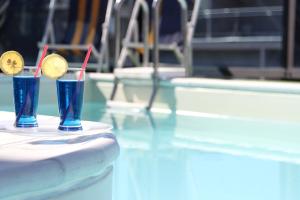 Bazén v ubytování Hotel Caesar nebo v jeho okolí + 37 fotografií