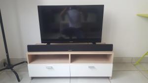 Een TV en/of entertainmentcenter bij Vichy
