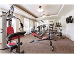 Fitness centrum a/nebo fitness zařízení v ubytování Hawthorn Extended Stay by Wyndham Richardson