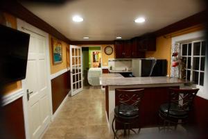 Gallery image of Swimaz Gateway in Harbour View