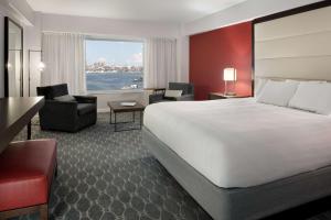 Postel nebo postele na pokoji v ubytování Hyatt Regency Boston Harbor