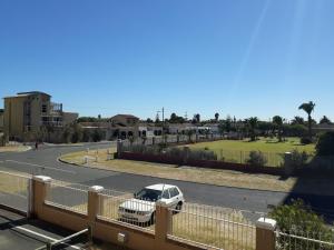 Gallery image of San Norina Gardens in Bloubergstrand