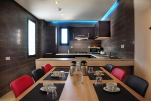 Kuchyň nebo kuchyňský kout v ubytování Appart'hotel Souani (Al Hoceima Bay)