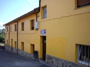 The building in which a vendégházakat is located