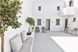 Posezení v ubytování Lindos Comfy Suites + 37 fotografií
