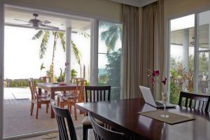 Φωτογραφία από το άλμπουμ του Absolute Beachfront villa σε Ban Huai Yang