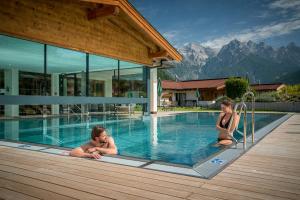 Sundlaugin á Hotel Kitzspitz eða í nágrenninu