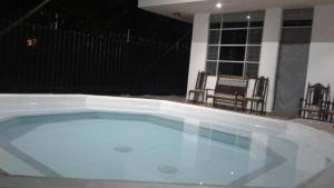 Bassein majutusasutuses El Algarrobo või selle lähedal