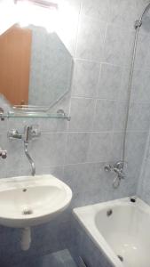 Koupelna v ubytování Hotel Štadión + 37 fotografií