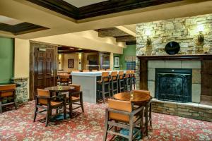 A restaurant or other place to eat at Hyatt House Branchburg - Bridgewater