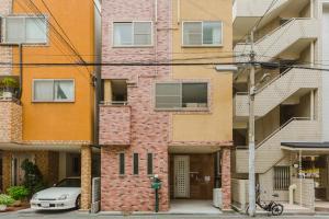 大阪市にある阿波座ハウス 1のレンガ造りの建物