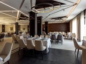 Εστιατόριο ή άλλο μέρος για φαγητό στο Hotel Ideo Lux