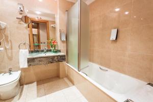 Koupelna v ubytování Hotel Bardo Recoletos Coco