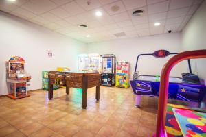 Herní místnost v ubytování Hotel Servigroup Marina Mar