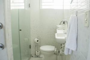 Phòng tắm tại Hospedaria Residencial da Torre