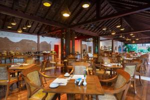 A restaurant or other place to eat at The Hotel @ Tharabar Gate