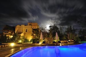 The Charming Lonno Lodge Watamu内部或周边的泳池
