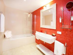 A bathroom at Puig de Ros d’Alt
