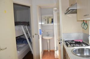 Köök või kööginurk majutusasutuses Camping Adamello