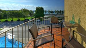 Bazén v ubytování Hotel Starnberger See nebo v jeho okolí