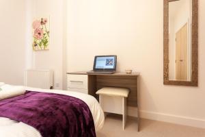 Self-contained town centre apartments Cromwell Rd by Helmswood Serviced Apartments