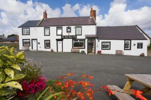 Gallery image of The White Swan Inn in Lowick