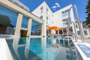 Πισίνα στο ή κοντά στο Hotel Blattnerhof