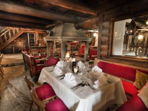 Posezení v ubytování MONDI Bellevue Alm Gastein