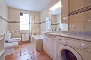 Kúpeľňa v ubytovaní Apartamentos Salardu III