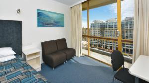 Posezení v ubytování Atlantic Tower Motor Inn