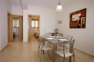 Fotografie z fotogalerie ubytování Petra Thea Apartments 2 v destinaci Kalamata + 29 fotografií
